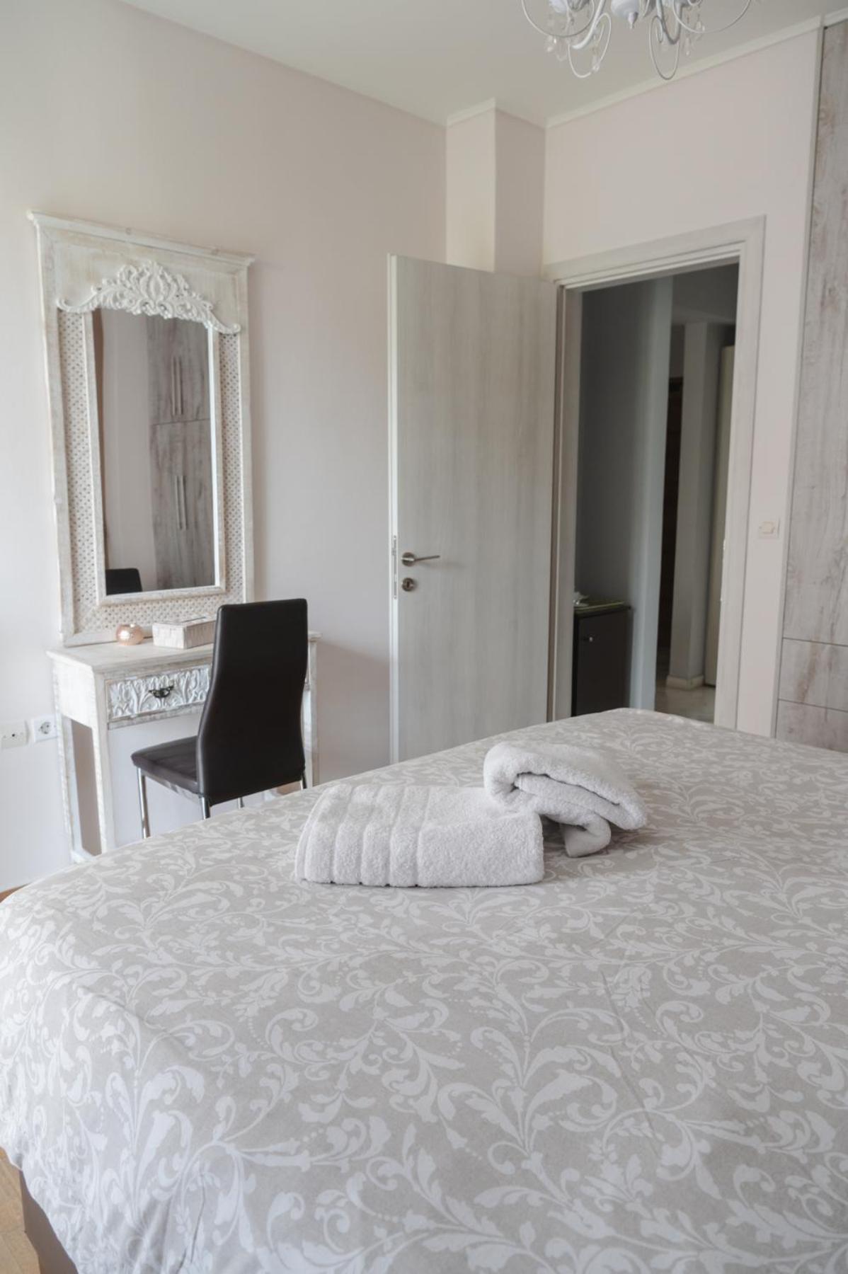 Sea View Apartment Халкіда Екстер'єр фото